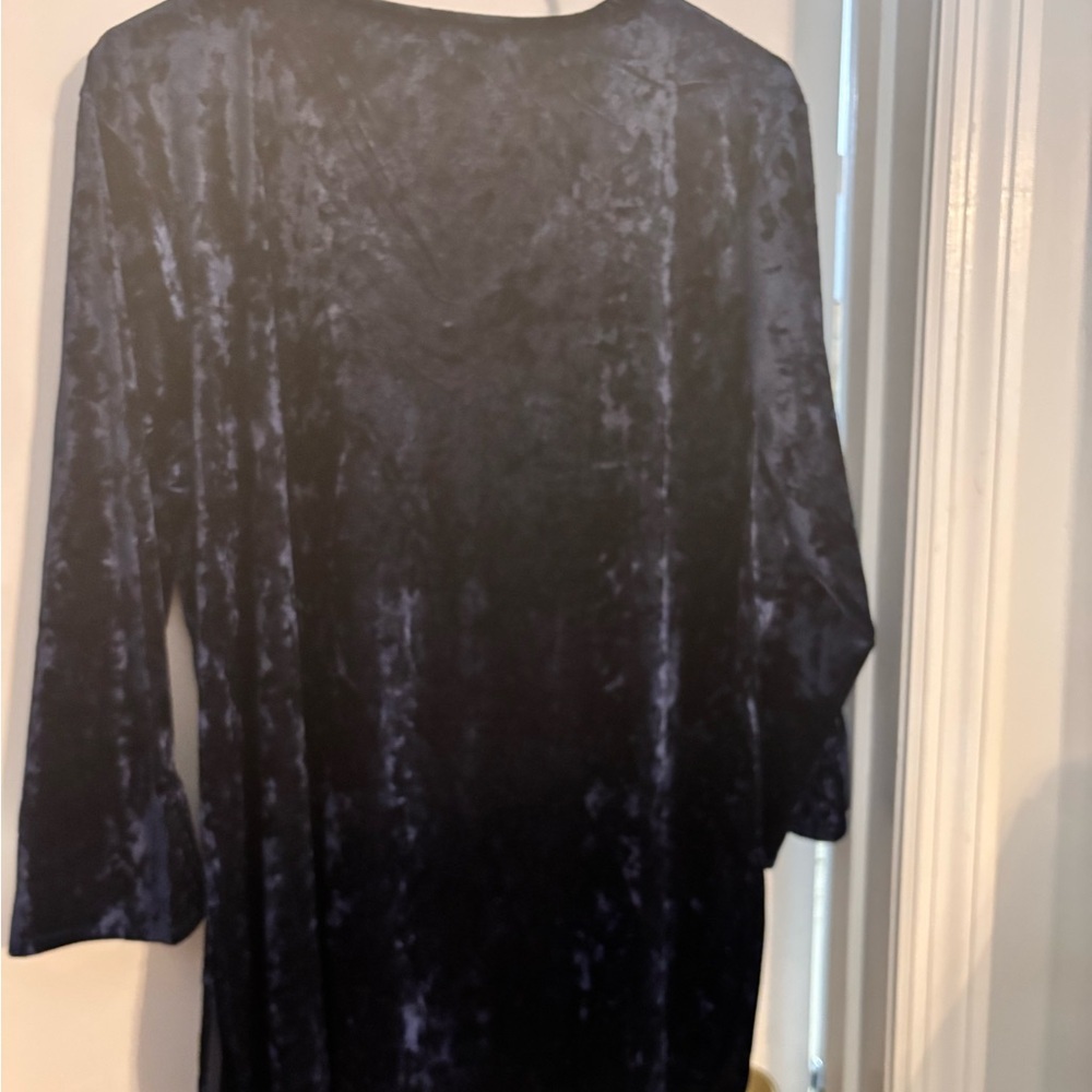 ANDREE BY UNIT Navy Blue Velvet Blouse - Picture 3 of 6